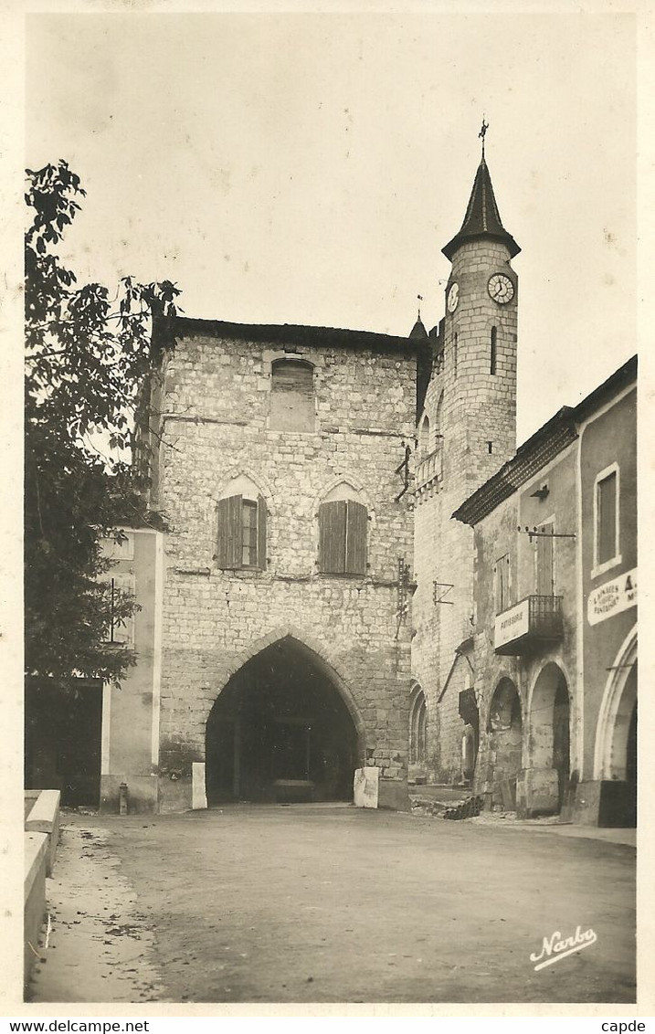 Monflanquin. - Maison Du XIIIe Siècle Et Le Clocher. - Monflanquin