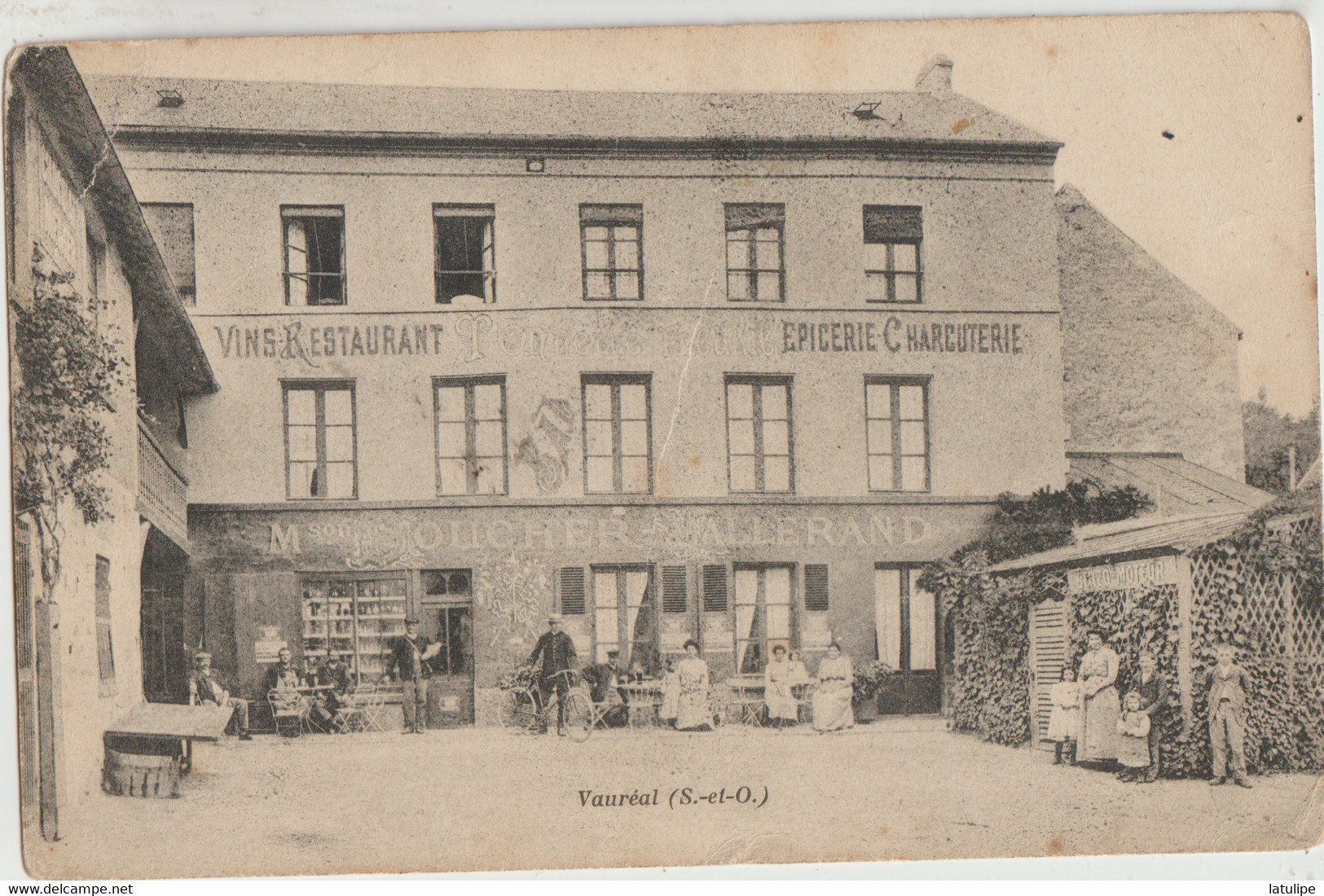 Vaureal  95   Vue Sur Le Café-Restaurant-Epicerie-Charcuterie Avec Sa Terrasse Tres Animée - Vauréal