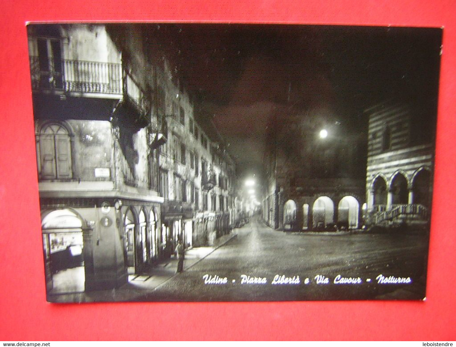 CPSM ITALIE  UDINE PIAZZA LIBERTA E VIA CAVOUR NOTTURNO    NON VOYAGEE - Udine