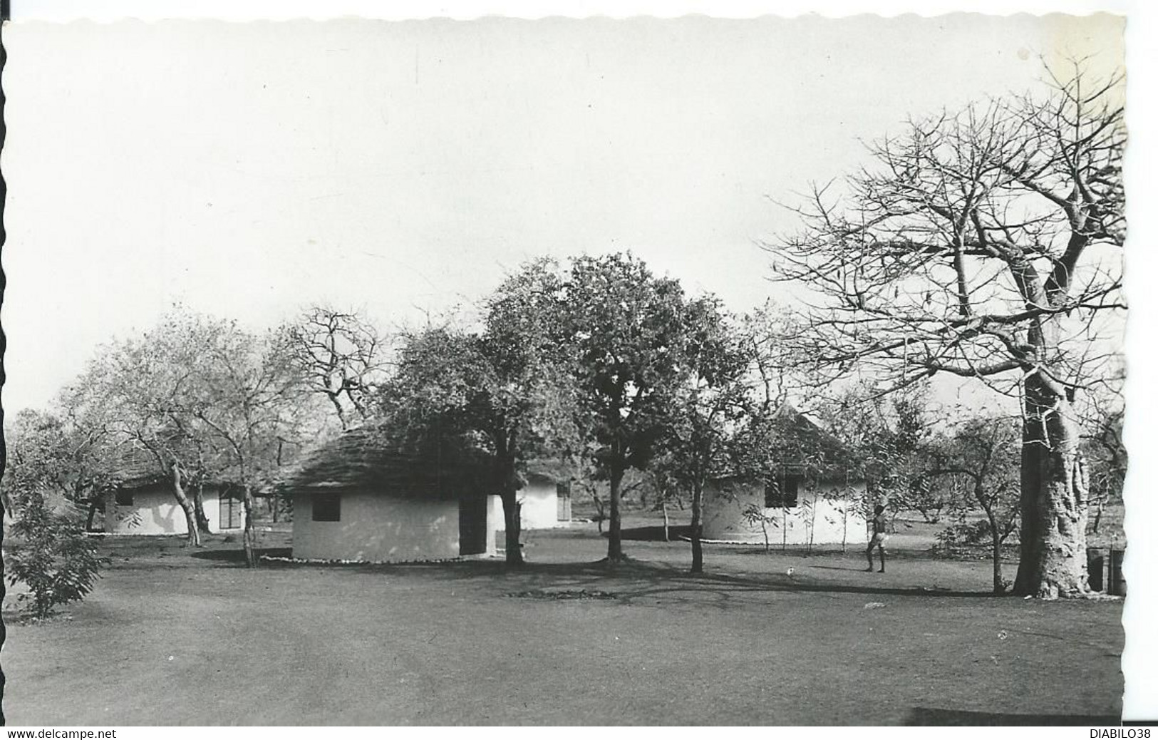 REPUBLIQUE DU DAHOMEY     ( AFRIQUE )    CAMPEMENT - HOTEL DE PORGA - Dahomey