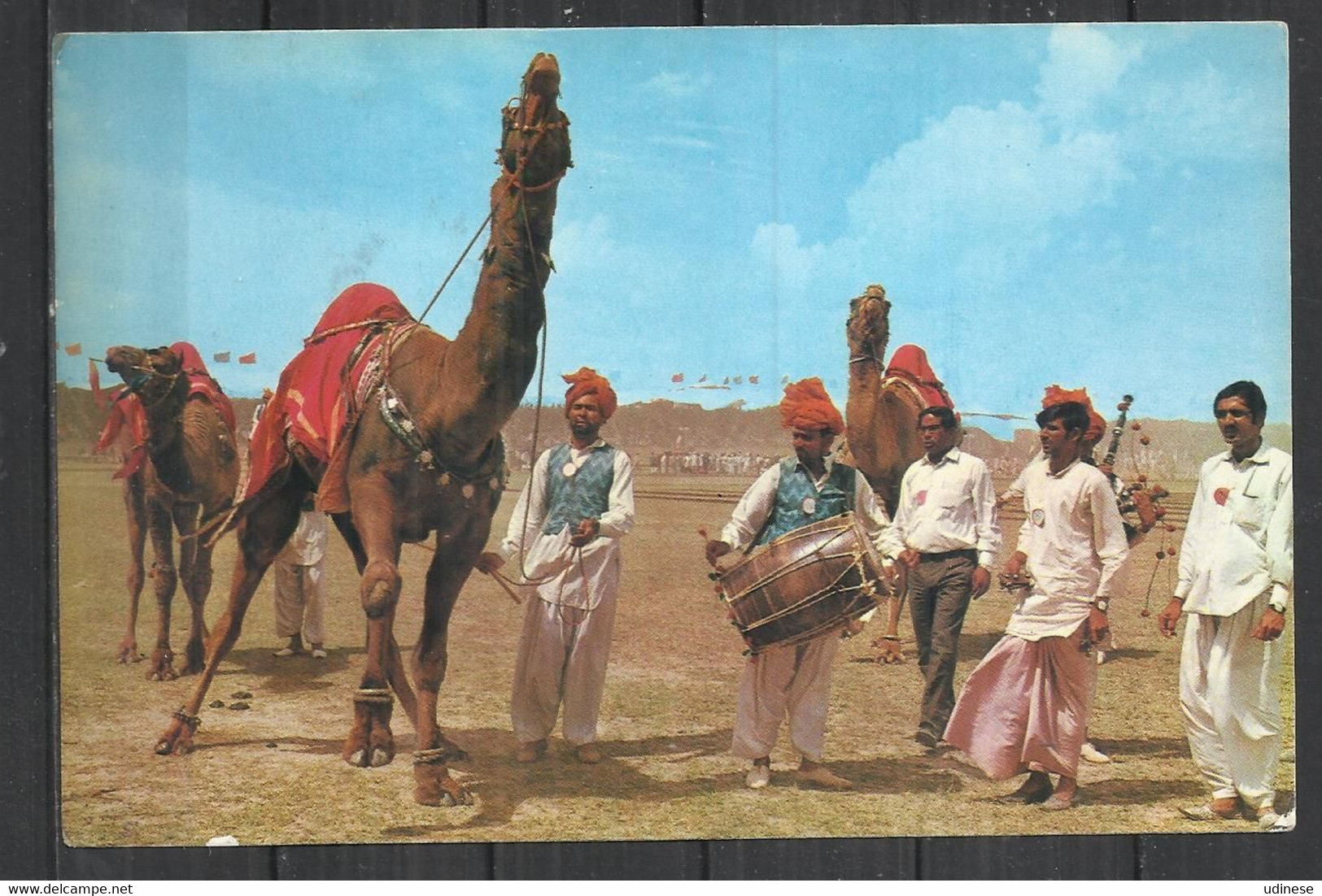 POSTCARD SHIPPED FROM AFGHANISTAN TO ITALY 1975 - DANCING CAMEL - Afganistán