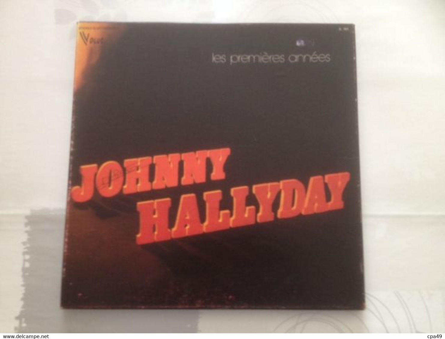 COFFRET JOHNNY HALLYDAY 3 VINYLES LES PREMIERES ANNEES P1960 P1961 ( ORIGINAL REC. BY VOGUE P.I.P MARQUE SUR COUVERCLE ) - Autres - Musique Française