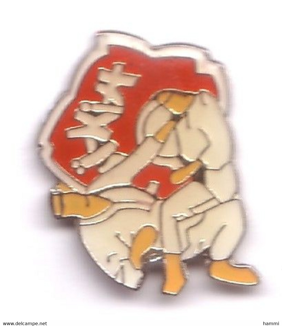 C130 Pin's Arts Martiaux Judo Karaté Taekwondo ?? Ou Autre ? Achat Immédiat - Judo