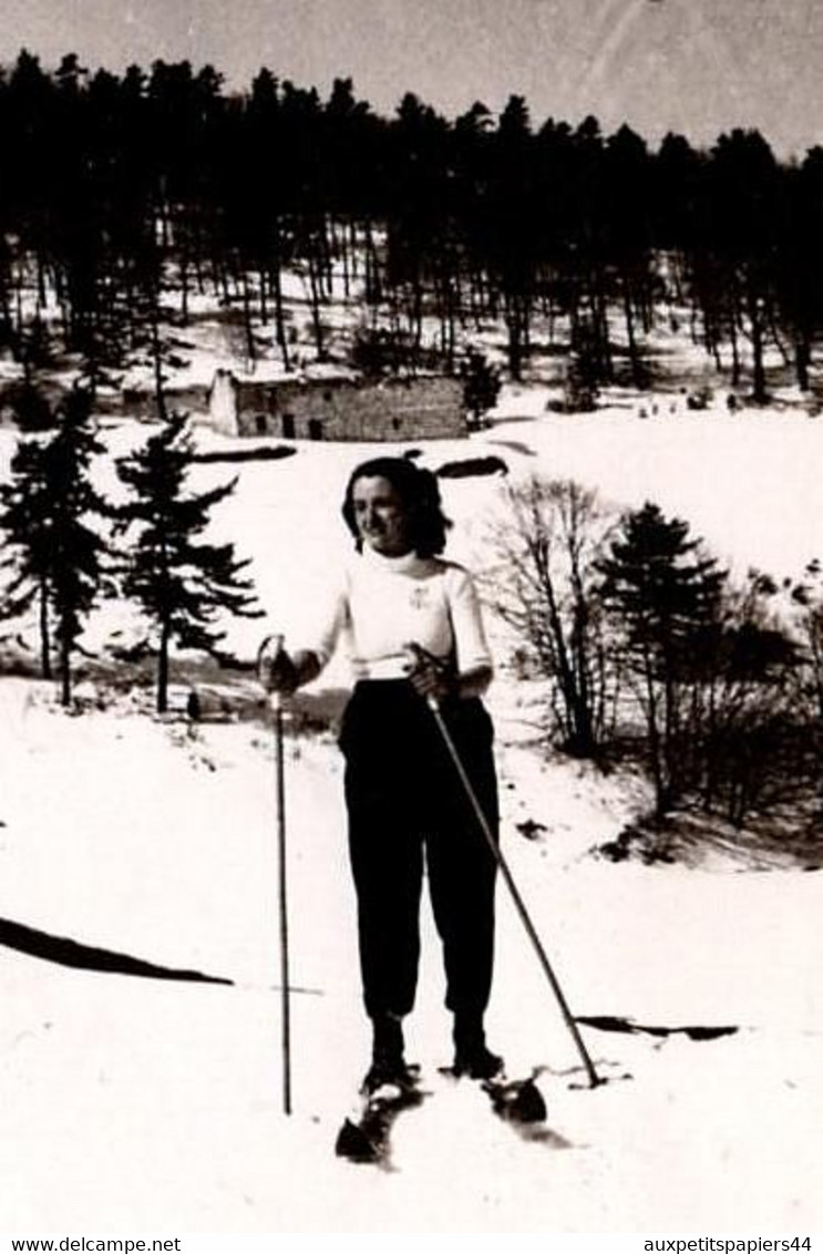 Photo Originale Portrait De Skieuse Hiver 1943/44 - Jeannette Se Prépare à L'Ascension, Le Sourire Malgré Les Boches - Guerre, Militaire