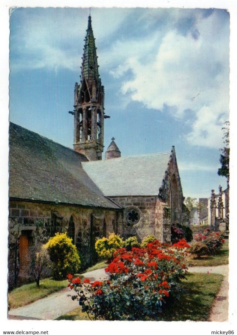 LA FORET FOUESNANT -- 1966--L'église Du 15° Et Le Placître.( Fleurs )..cachet  Concarneau-29 - La Forêt-Fouesnant