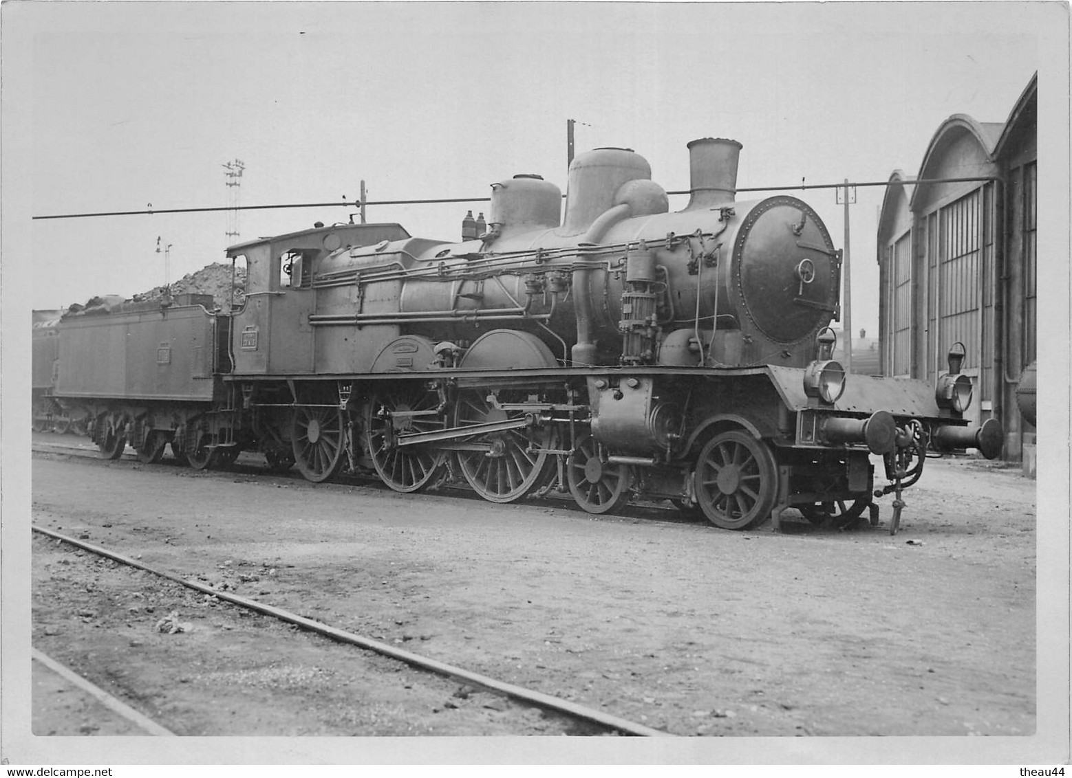 Cliché D'une Locomotive à Vapeur Du P.L.M. En Gare  - Train , Chemin De Fer - Voir Description - Equipment