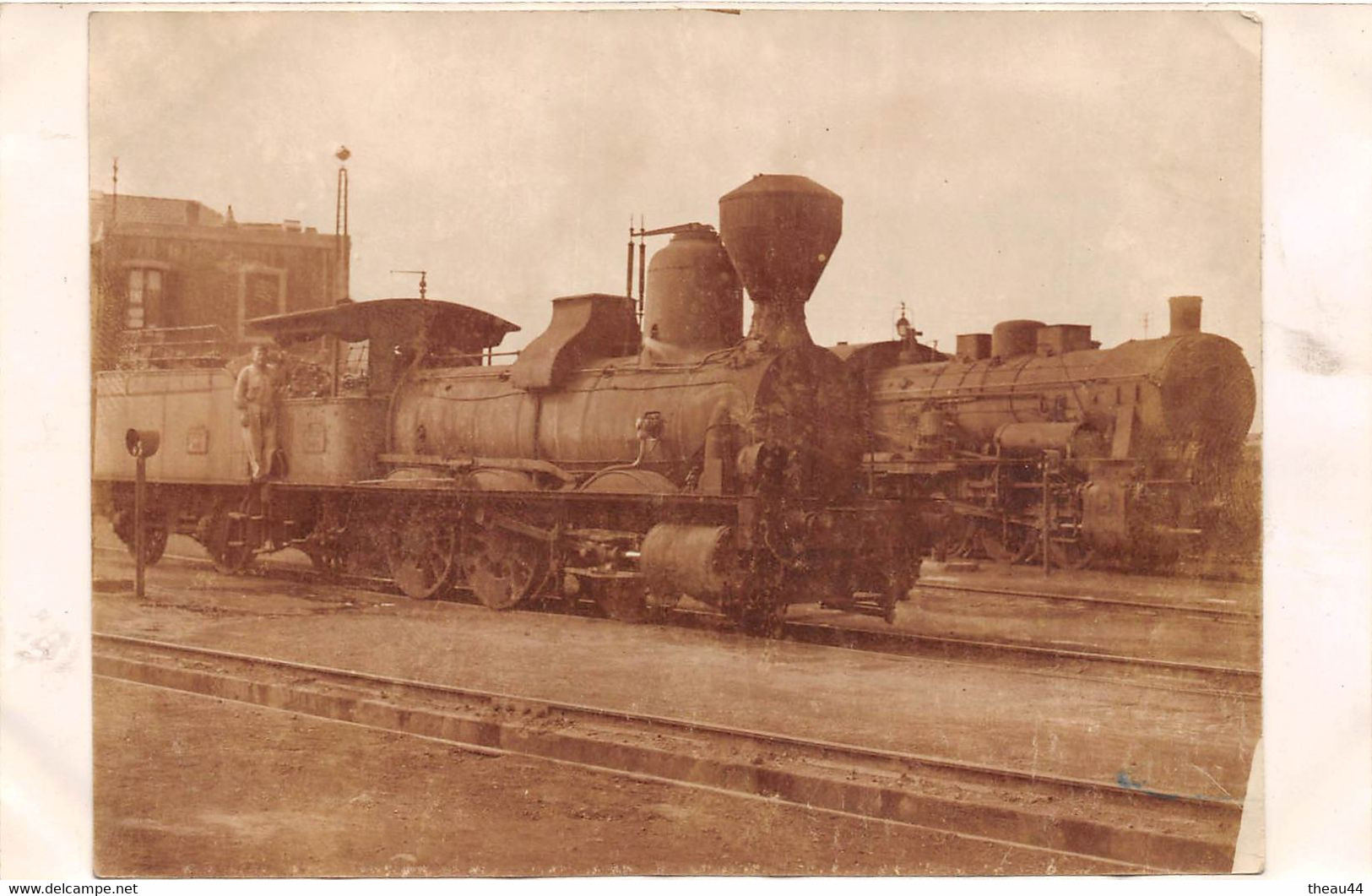 ¤¤   -    Cliché Albuminé Collé Sur Carton D'une Locomotive En Gare  -  Cheminot    -  Voir Description   -  ¤¤ - Materiaal