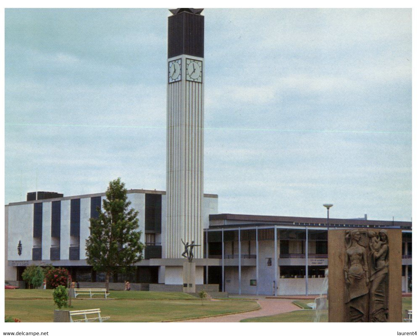 (X 26) Australia - SA - Elizabeth Town Centre (clock) - Autres & Non Classés