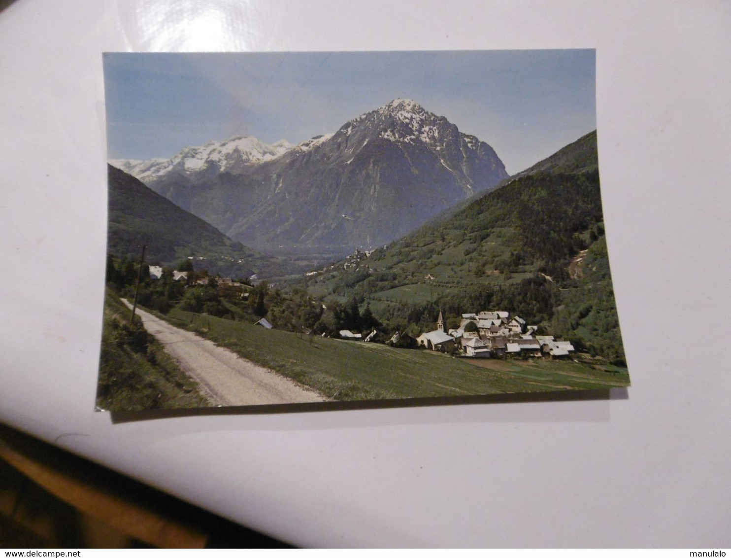 D 38 - Oz En Oisans - Vue Générale. Route Du Bessey. Au Fond, Le Taillefer - Autres & Non Classés