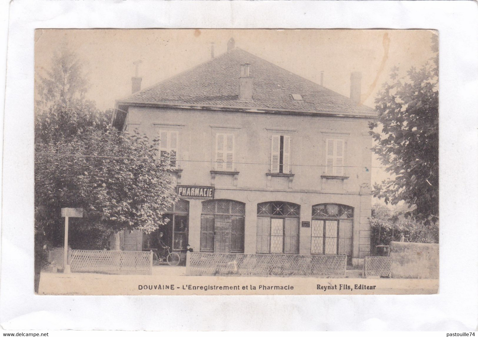 CPA : 14 X 9 -  DOUVAINE  -  L'Enregistrement Et La Pharmacie - Douvaine