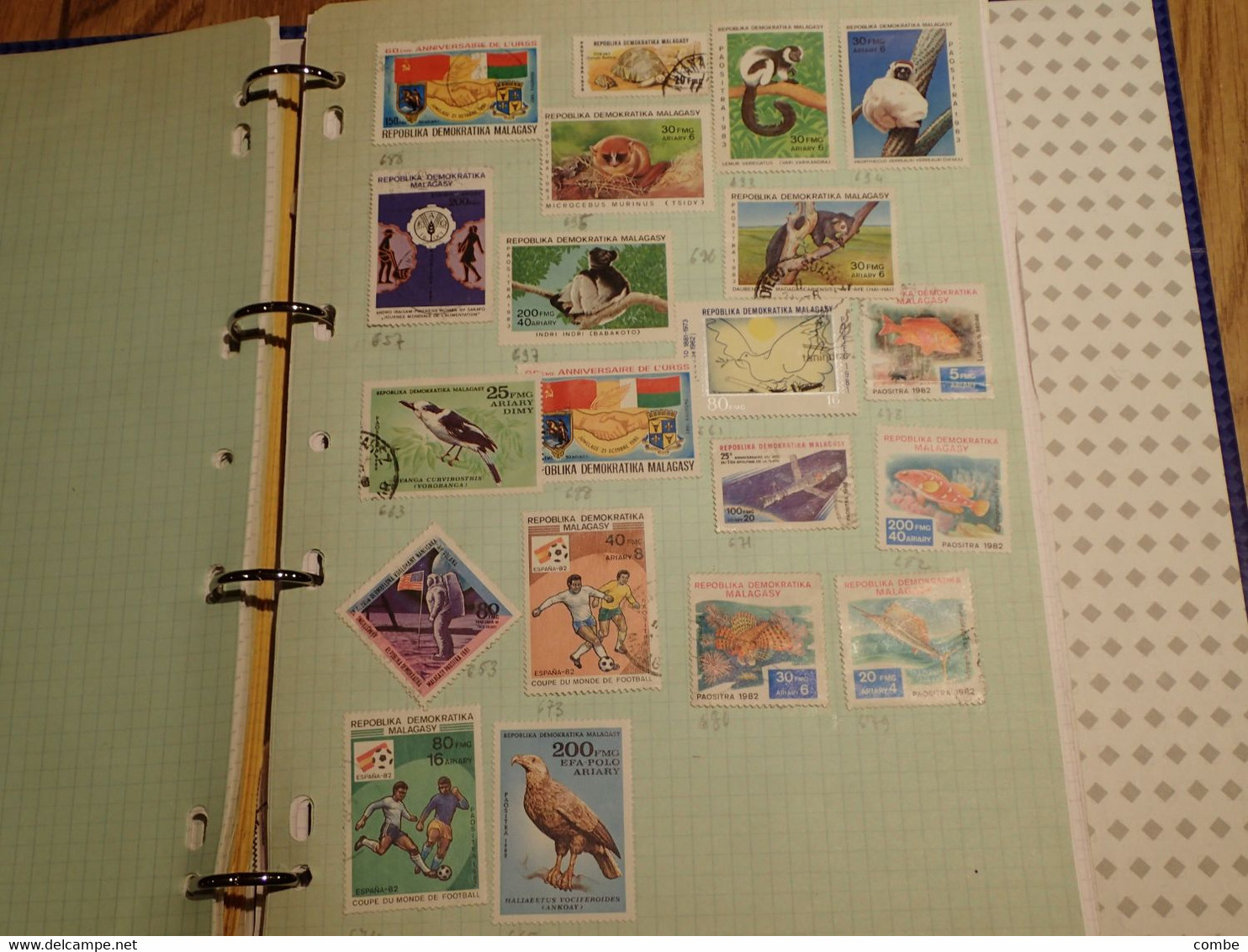 ALBUM. 168.  LARGE COLLECTION. MADAGASCAR . USED.  START. DEPART 1€