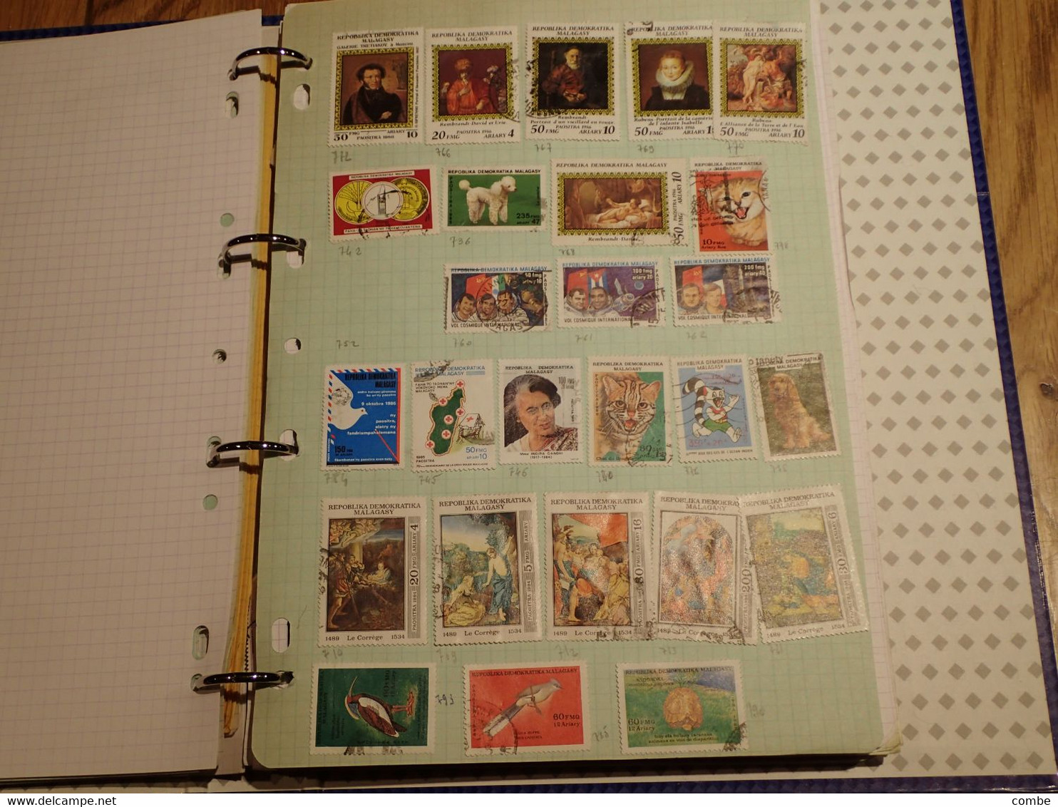 ALBUM. 168.  LARGE COLLECTION. MADAGASCAR . USED.  START. DEPART 1€