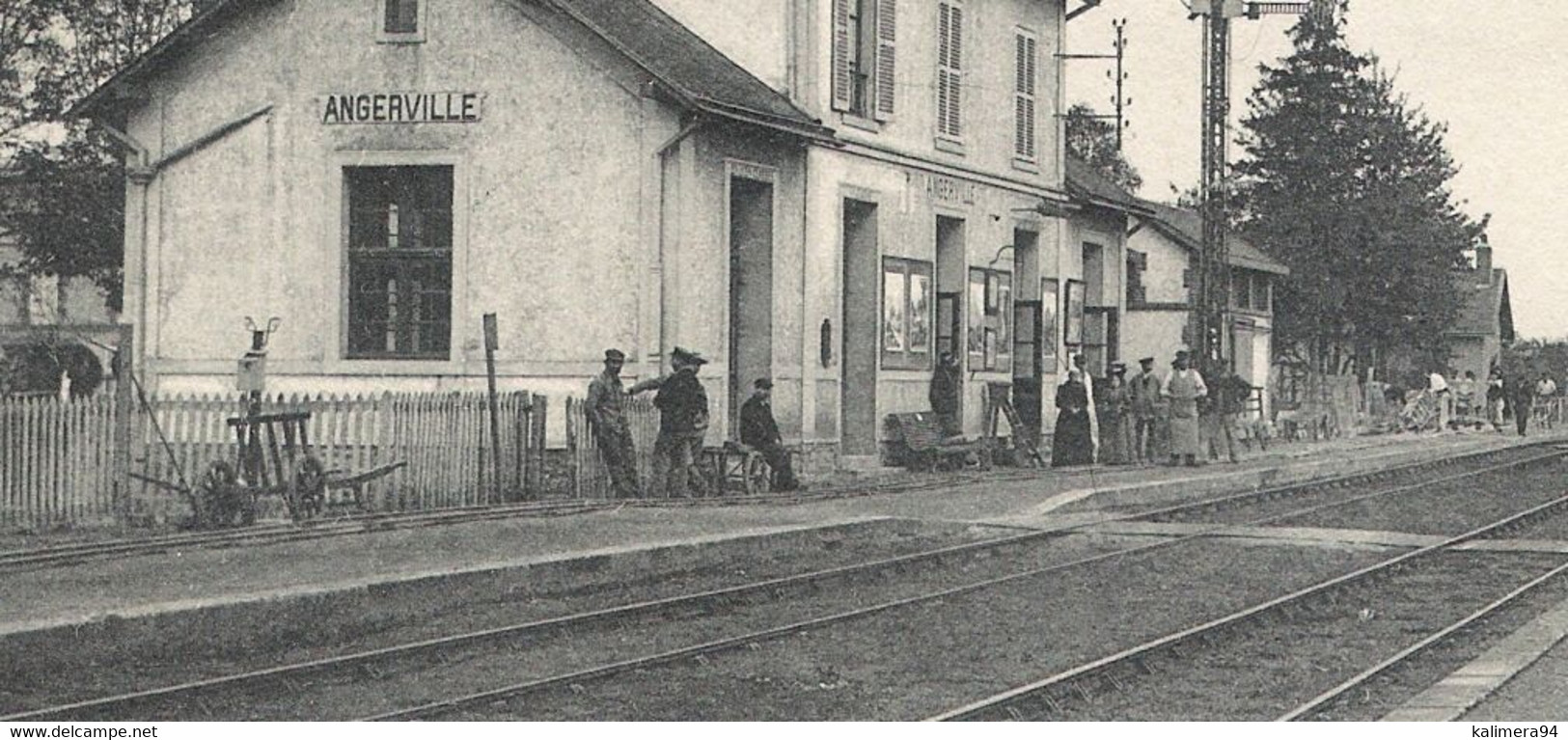 ESSONNE  /  ANGERVILLE  /  GARE  DES  VOYAGEURS  /  Edit.  ROSSI  ( A Voyagé En 1910 ) - Angerville