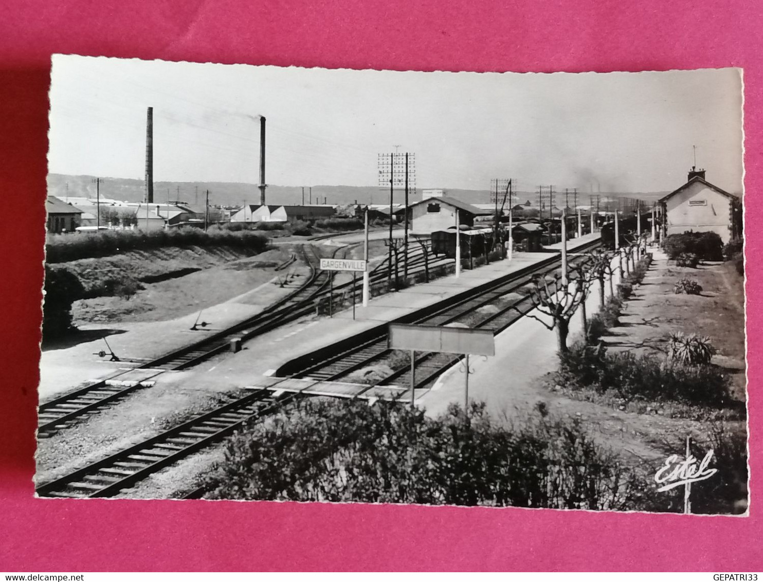 78 GARGENVILLE L USINE DE LA CERAMIQUE FRANCAISE ET LA GARE CARTE PHOTO DENTELEE/ 27/11/20 - Gargenville