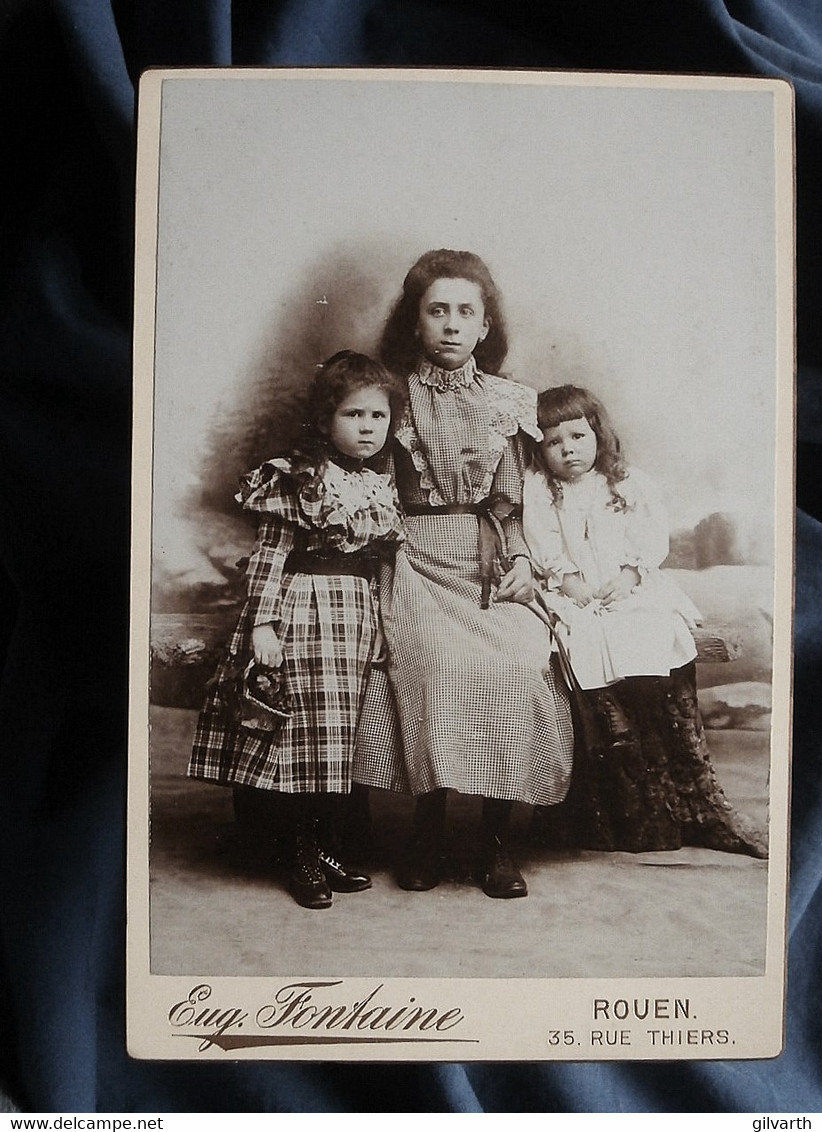 Photo Cabinet Eug. Fontaine à Rouen - Jeune Fille Et 2 Fillettes, Clarisse, Pauline, Maria Ménard En Mai 1897 L527 - Ancianas (antes De 1900)