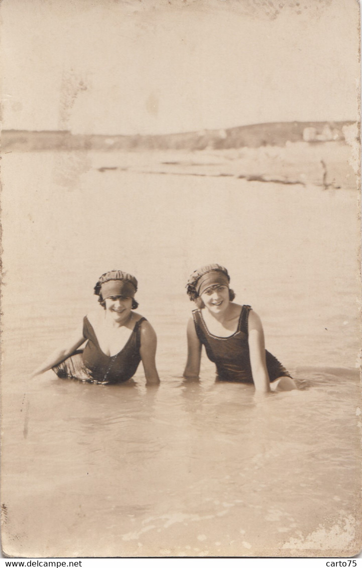 Photographie - Carte-photo - 2 Femmes - Bains De Mer - Lieu à Situer - 1929 - Fotografie