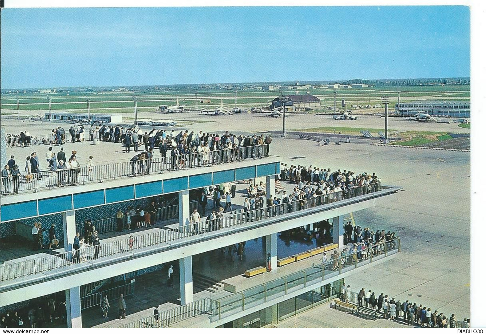 PARIS-ORLY   ( 75 )  AEROPORT . LES TERRASSES DE LA FACADE SUD - Aéroports De Paris