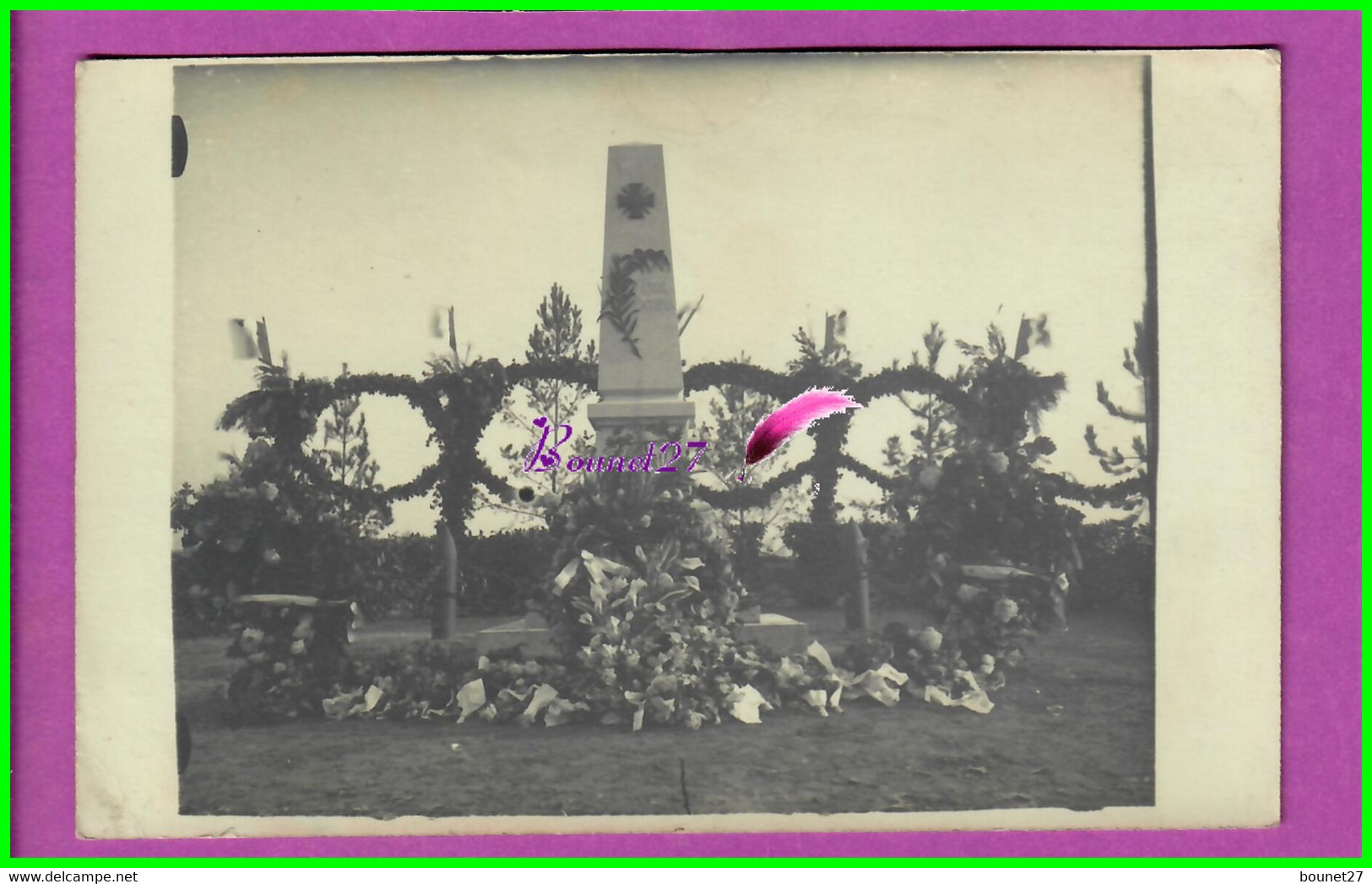 CP - Carte Photo - Commemoration Monument Aux Morts - Fleurs Couronne à Idenfier - Monumenti Ai Caduti