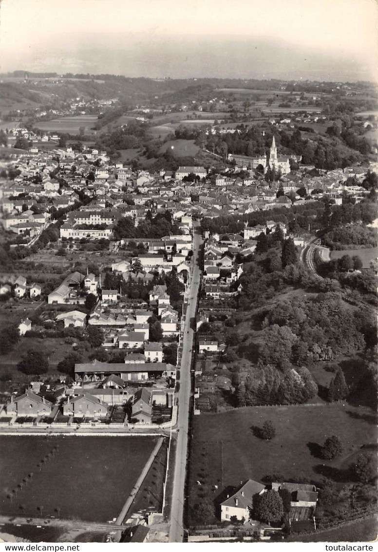 CPSM 38 LA TOUR DU PIN VUE GENERALE AERIENNE  AU 1 ER PLAN AVENUE ALSACE LORRAINE     Grand Format  15 X 10,5 Cm - La Tour-du-Pin