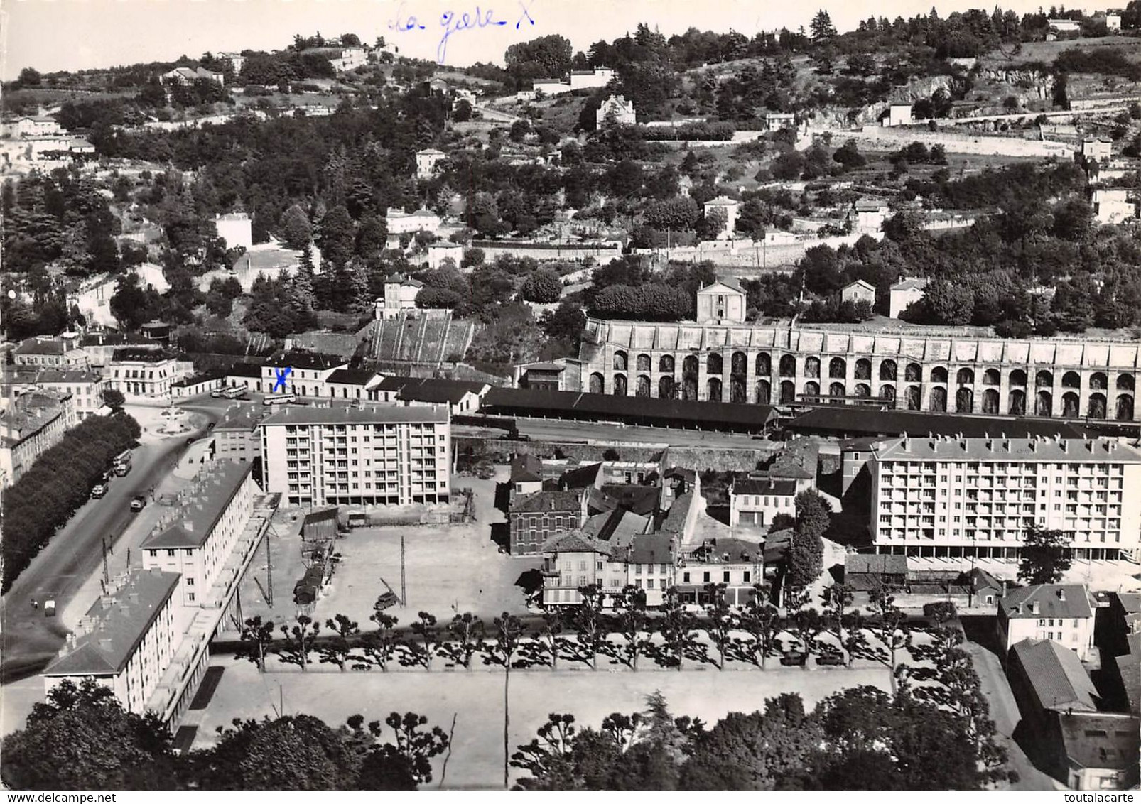 CPSM 38  VIENNE VUE AERIENNE LE QUARTIER DE LA GARE LES NOUVEAUX IMMEUBLES DU COURS BRILLIER  Grand Format  15 X 10,5 Cm - Vienne