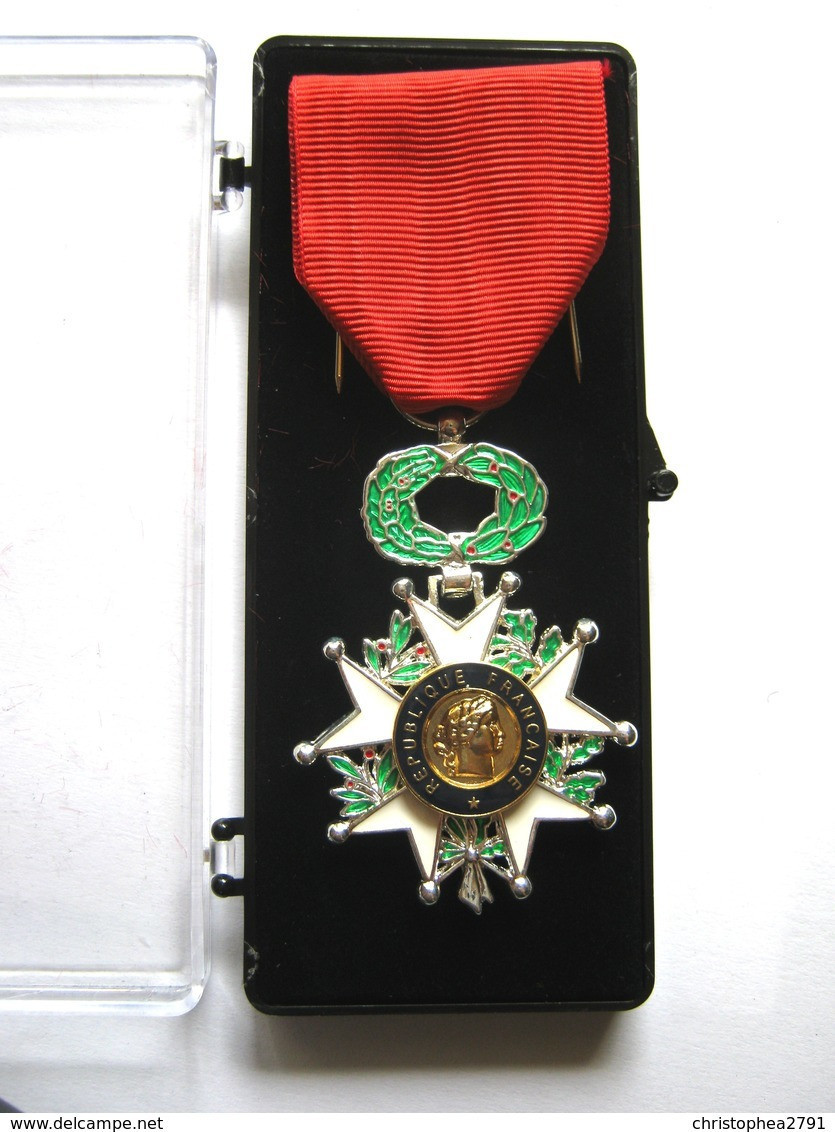 TRES BELLE MEDAILLE CHEVALIER DE LA LÉGION D'HONNEUR BRONZE ETAT EXCELLENT - Francia