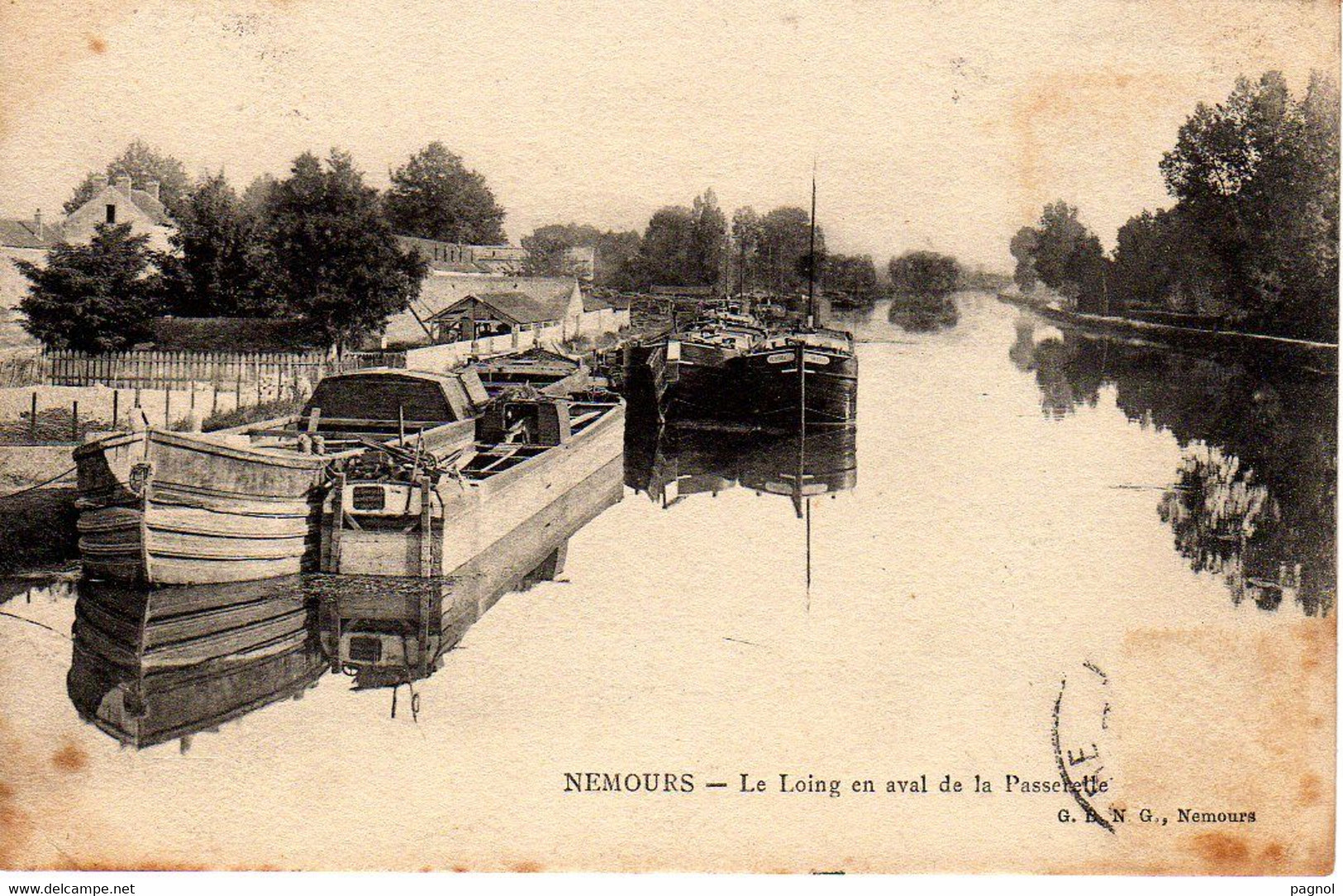 Canaux - Péniches : 77 : Nemours : Le Loing En Aval De La Passerelle - Péniches