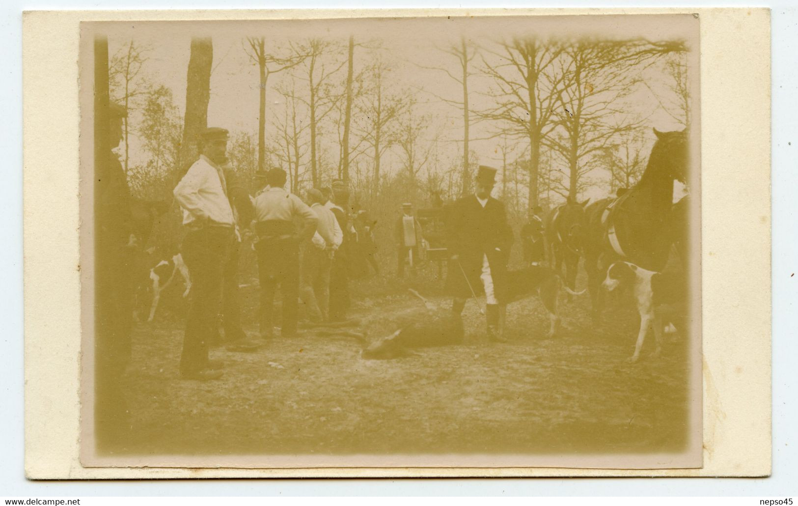 Photographie Contrecollée Sur Carton.Rambouillet Chasse à Courre Chez La Duchesse D'Uzès Avril 1898 Inscription Au Verso - Antiche (ante 1900)