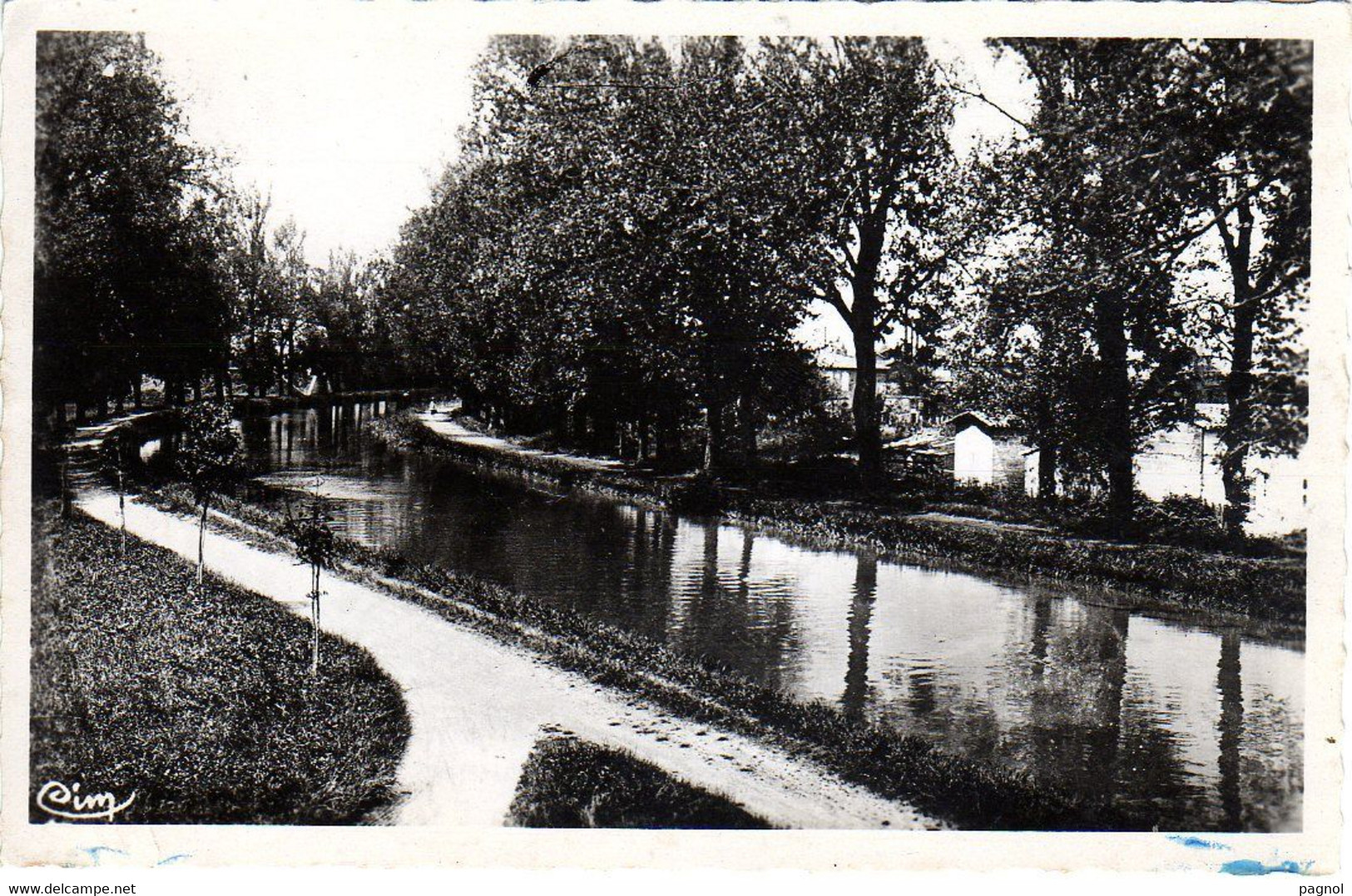 Canaux - Péniches : 82 : Castelsarrasin : Le Canal , Vers L'Usine ( Cpsm P.F. ) - Binnenschepen