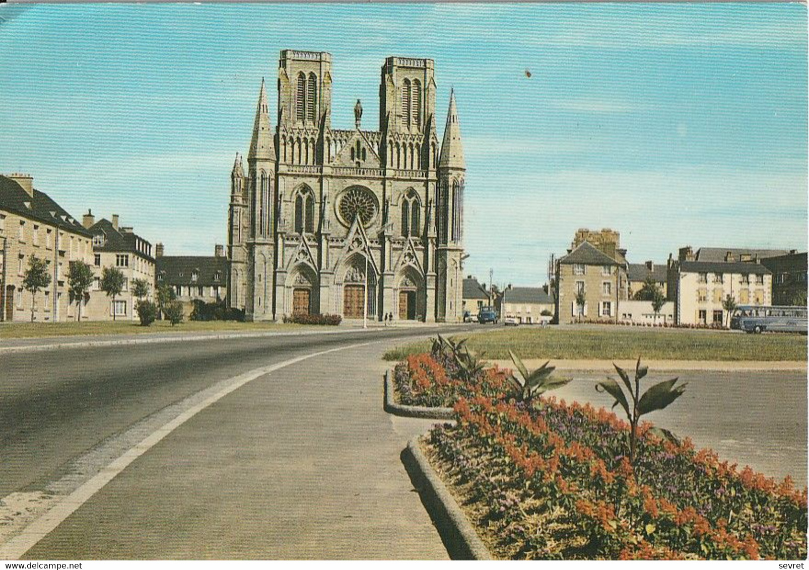 AVRANCHES  - La Cathédrale   -    CPM - Avranches