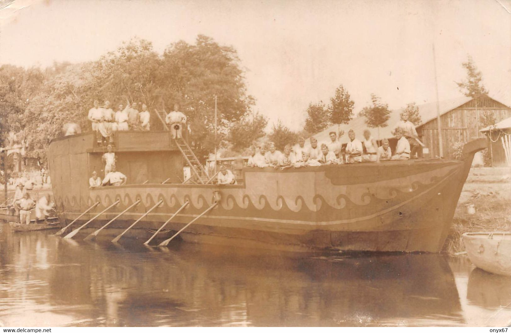 Carte Postale Photo Militaire Allemand PENICHE-Bâteau-Batellerie-Canal Soldat-Soldaten-A SITUER A LOCALISER - Binnenschepen