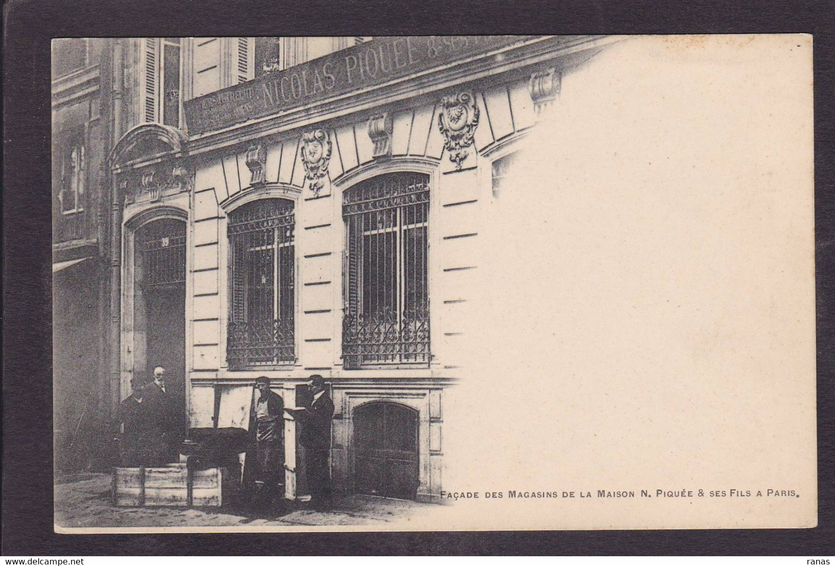 CPA [75] Paris Façade Des Magasins De La Maison PIQUEE Non Circulé - Autres Monuments, édifices