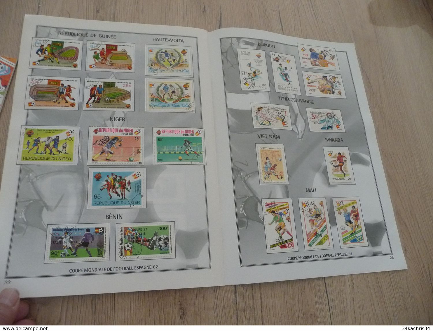 Football Coupe du Monde  World Cup 1 cahier collector 250 TP oblitérés usedenvirons