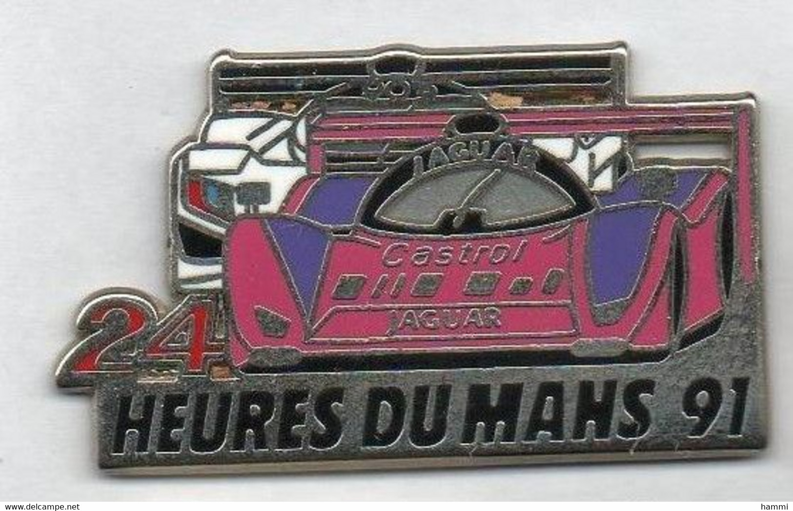 L386 Pin's Le Mans Peugeot 905 Derrière La Jaguar Carburant Castrol Signé Locomobile Superbe Achat Immédiat Immédiat - Jaguar