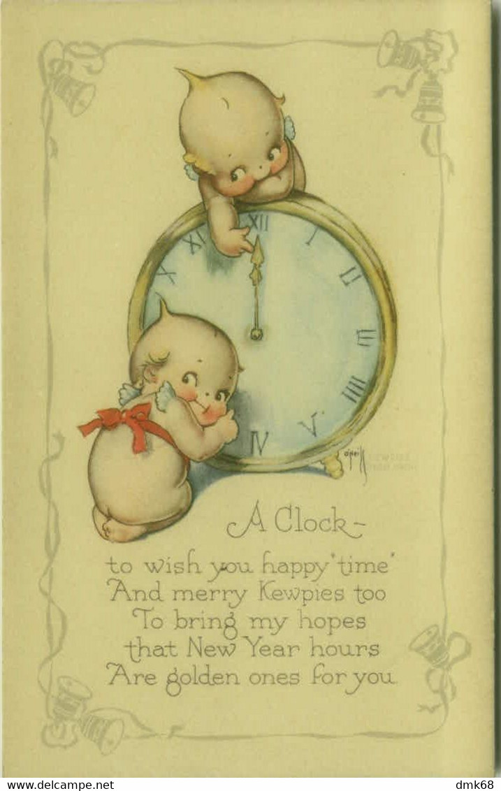 ROSIE O'NEILL SIGNED 1920s POSTCARD - KEWPIES KEEP TIME NEW YEAR - CUPIDS  (BG927) - Other & Unclassified