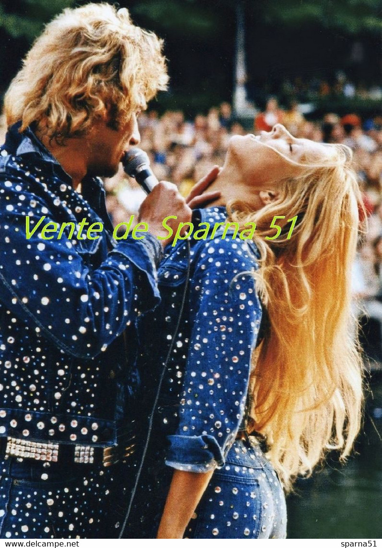 Johnny Hallyday Avec Sylvie (1973)-  Affiche A3 Plastifiée - Affiches & Posters