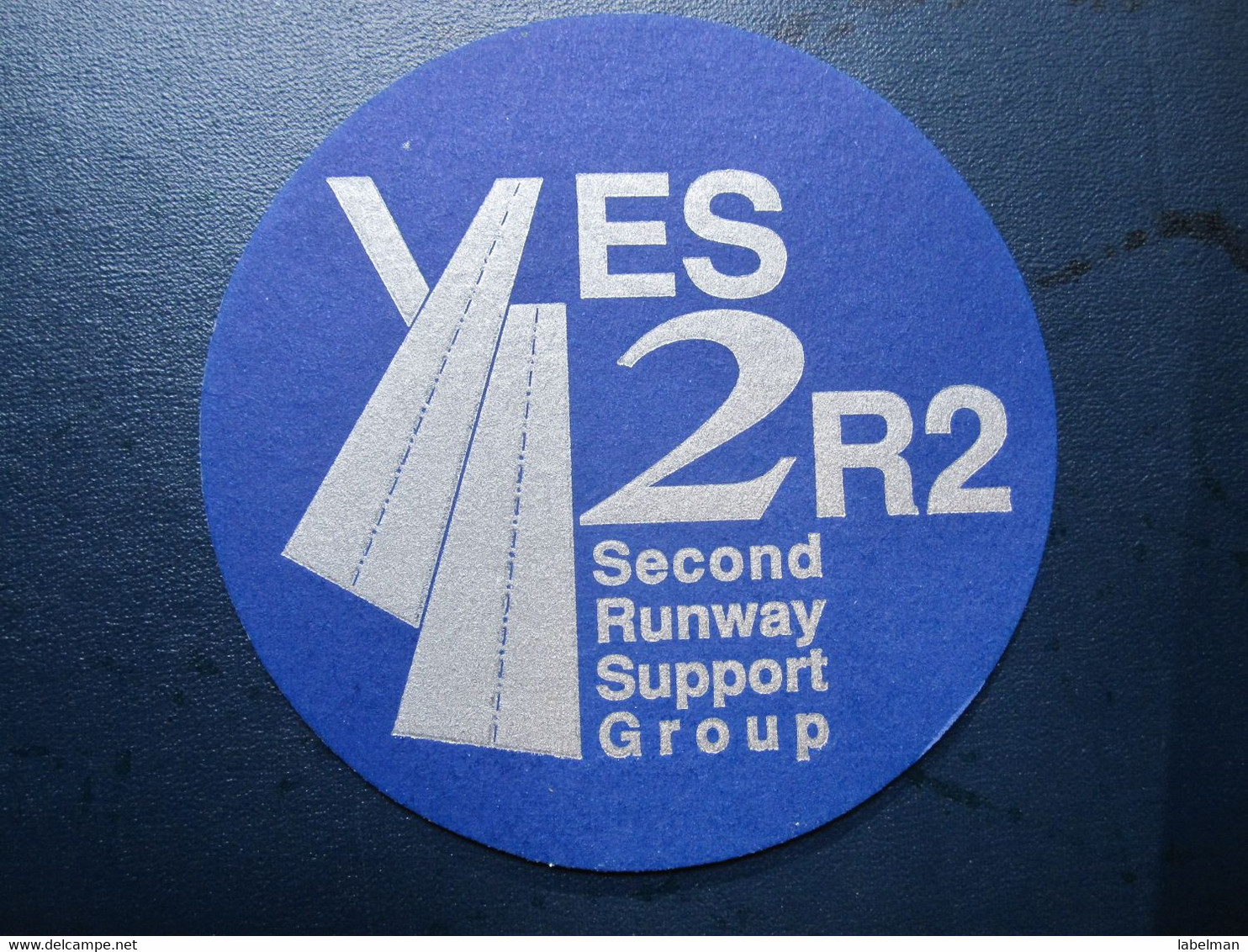 COASTER GLASS 2R2 RUNWAY UK TICKET ADVERTISING AIRWAYS AIRLINE STICKER LABEL TAG LUGGAGE BUGGAGE PLANE AIRCRAFT AIRPORT - Europe