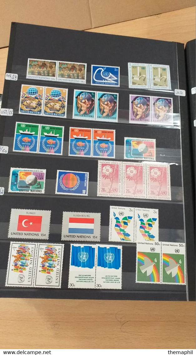 lot n° TH 1205 SUISSE importante collection dans un gros classeur nombreux neufs xx et obl.