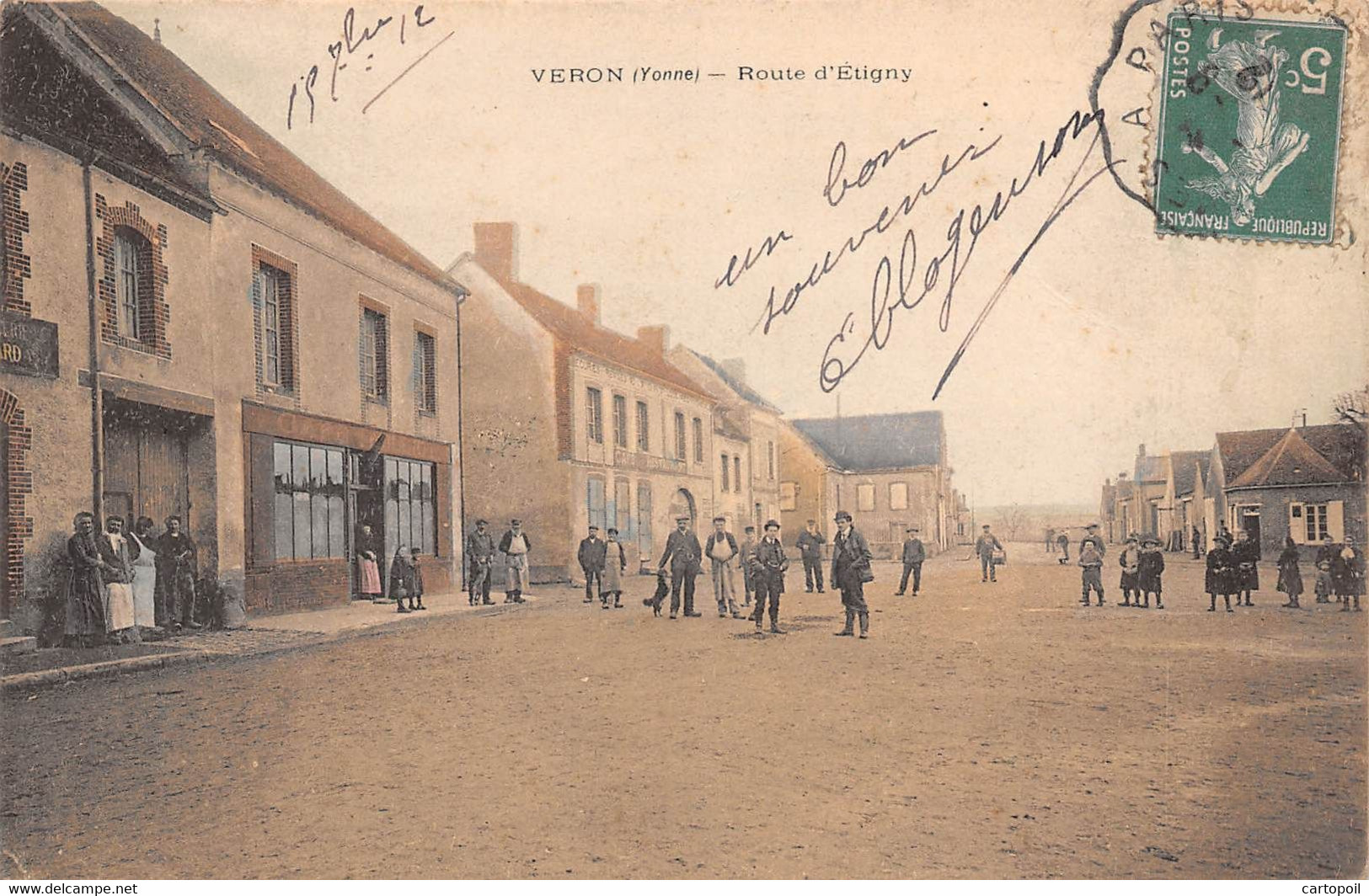 89 - Veron - Route D'Etigny Subtilement Animée - Café-Tabac - Veron