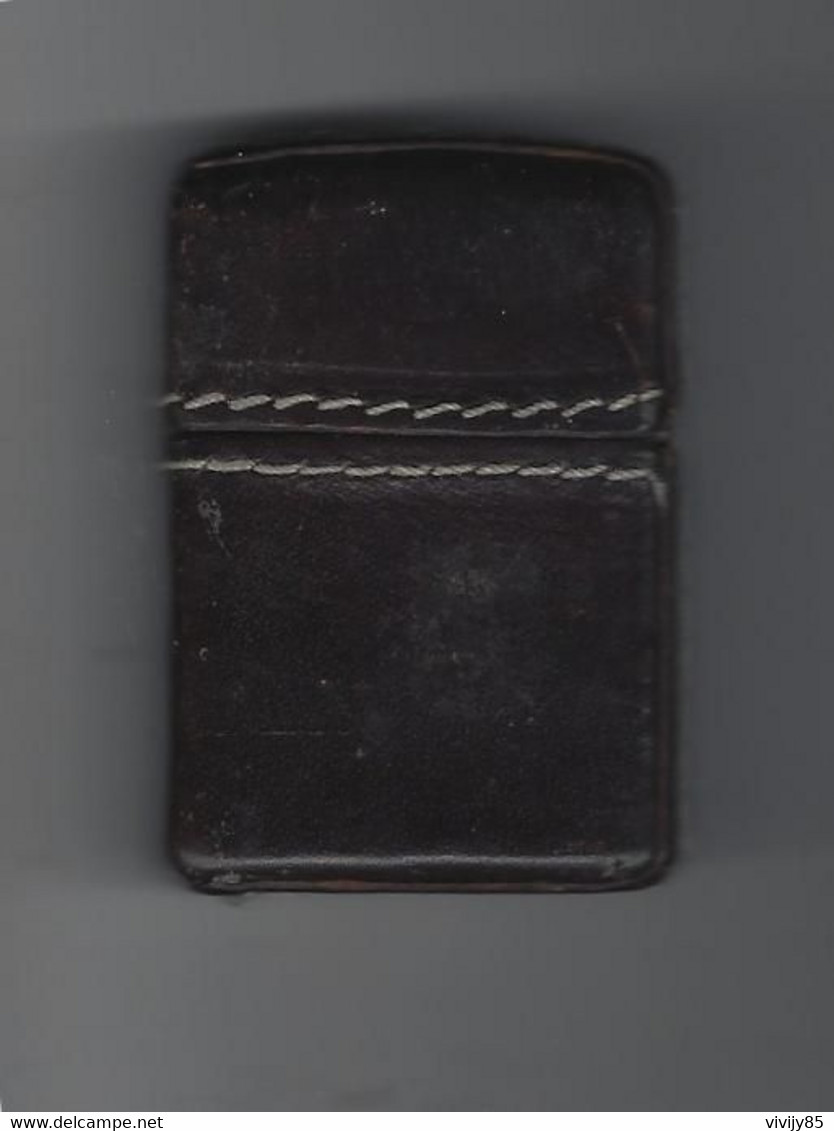 Briquet ZIPPO Dans Son étui En Cuir " DON 1950 FUNDED " - Zippo