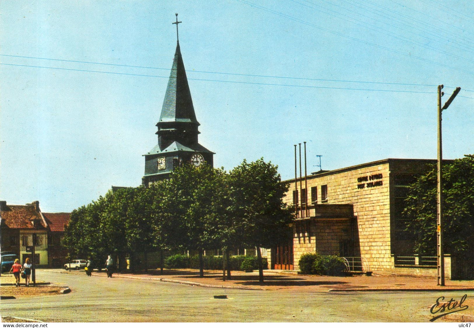 - 76 - GRAND-QUEVILLY (Seine-Maritime) - L'église Et Le Centre D'études Post-scolaires. - - Le Grand-quevilly