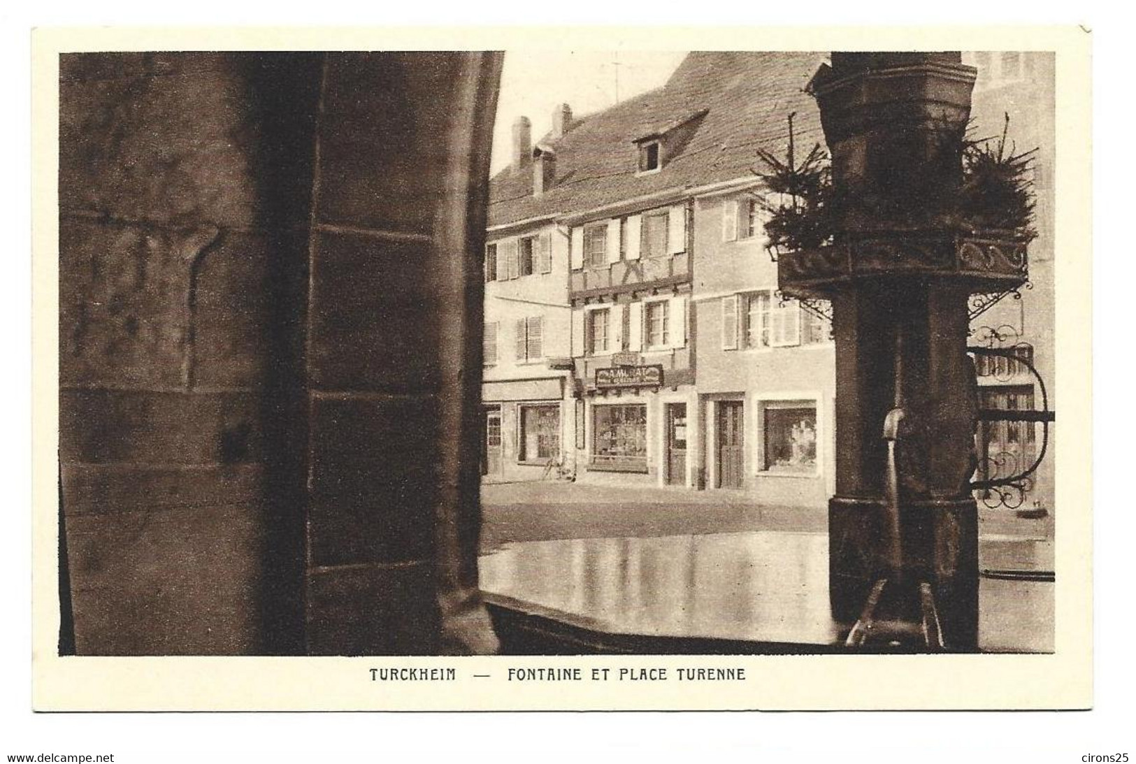 68 TURCKHEIM Fontaine Et Place Turenne - Turckheim