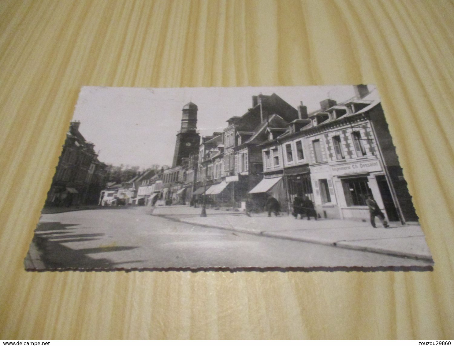 CPSM Doullens (80).Rue Du Bourg. - Doullens