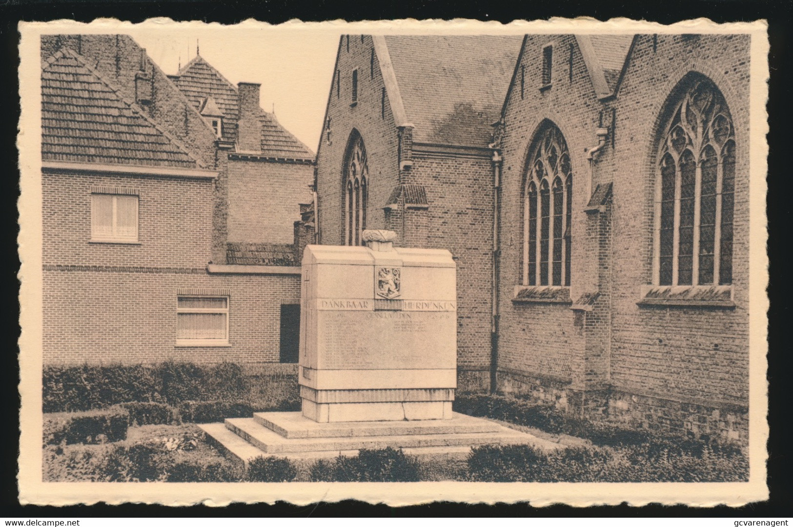 BEIRVELDE  BEERVELDE MONUMENT AAN DE GESNEUVELDEN EN OPGEËISTEN 1914 - 18 / 1940 - 45 - Lochristi