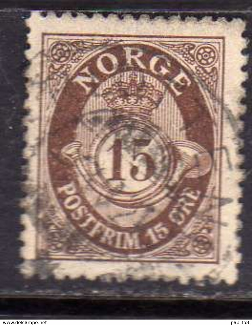 NORWAY NORGE NORVEGIA NORVEGE 1893 1908 POST HORN CORNO POSTALE NUMERAL CIFRA 15o USATO USED OBLITERE' - Altri & Non Classificati