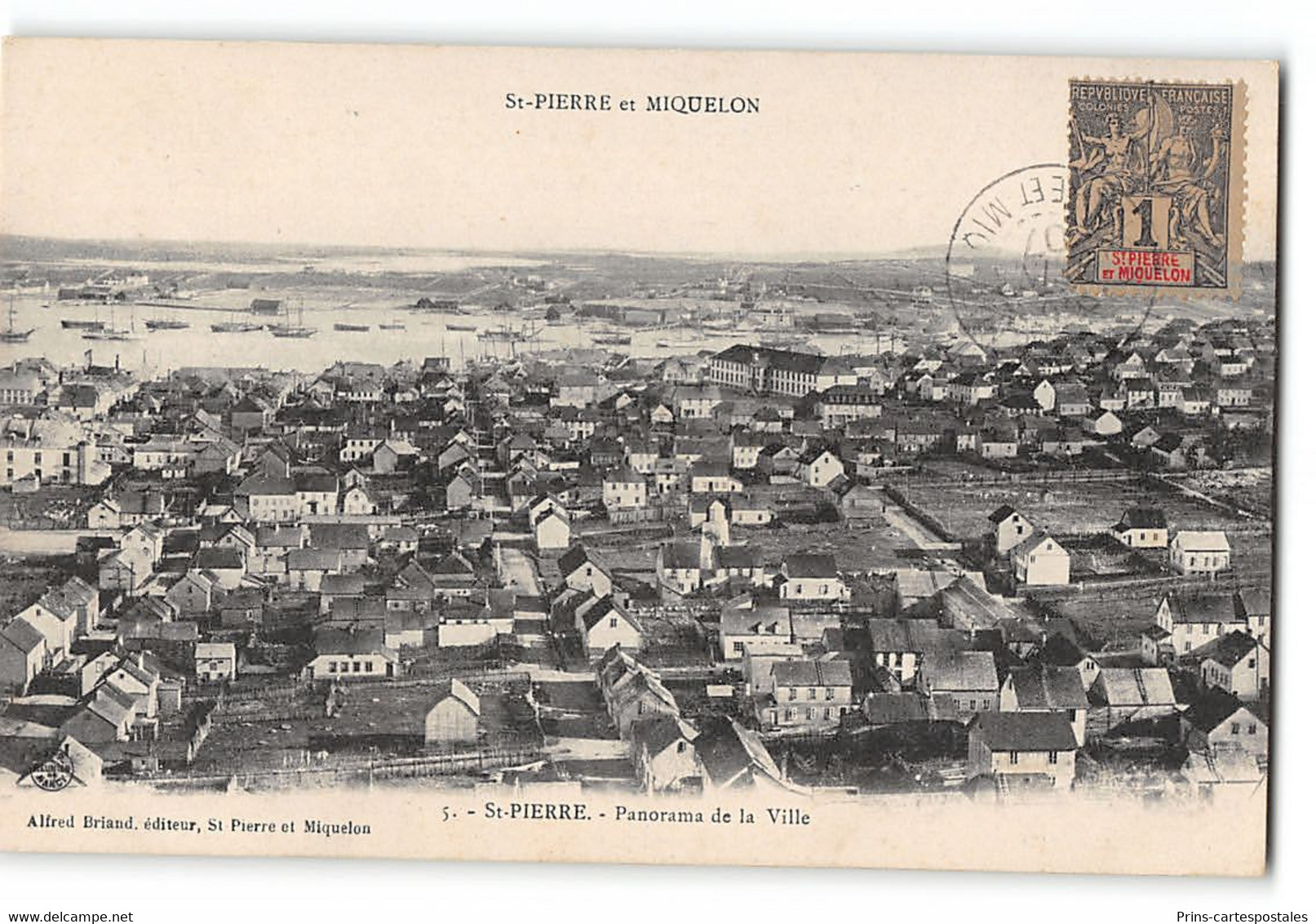 CPA Saint-Pierre Et Miquelon - St Pierre Panorama De La Ville - San Pedro Y Miquelón