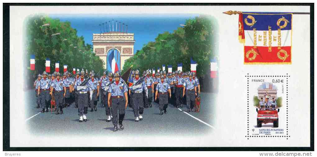 SOUVENIR PHILATELIQUE** De 2011  "SAPEURS-POMPIERS DE PARIS 1811-2011" Avec Son Encart Illustré - Blocs Souvenir