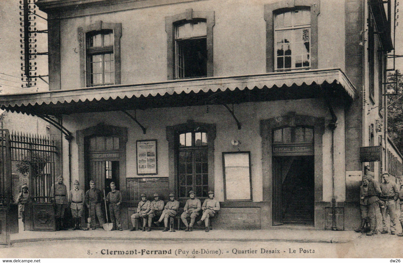 Clermont-Ferrand - Quartier Desaix (3e Régiment D'Artillerie) Le Poste De Police, Militaires - Carte N° 8 - Casernes