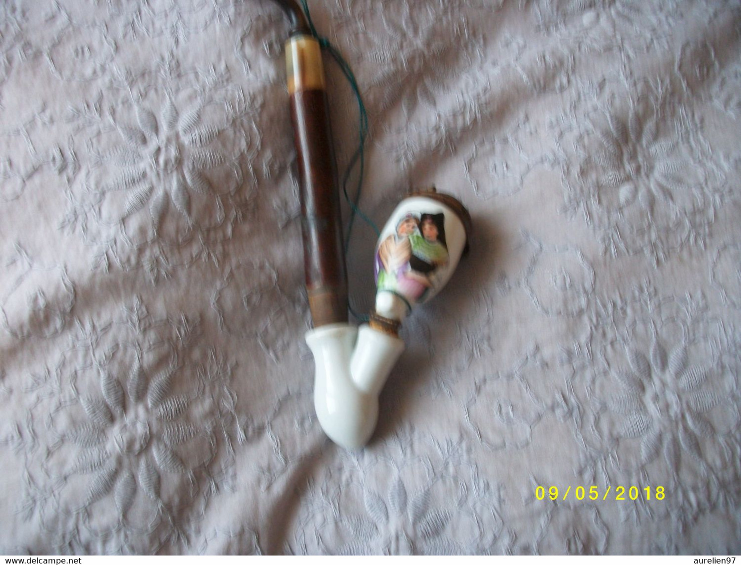 2 Pipes Allemandes/autrichiennes Et 1 Offerte - Porcelain Pipes