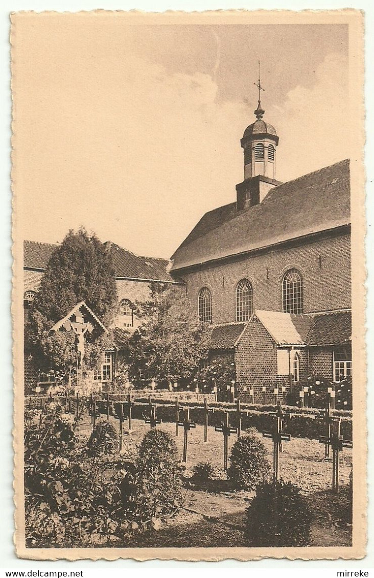 WESTVLETEREN  -  St - Sixtus Abdij - De Kerk En Deel Van 't Oud Kerkhof - Vleteren