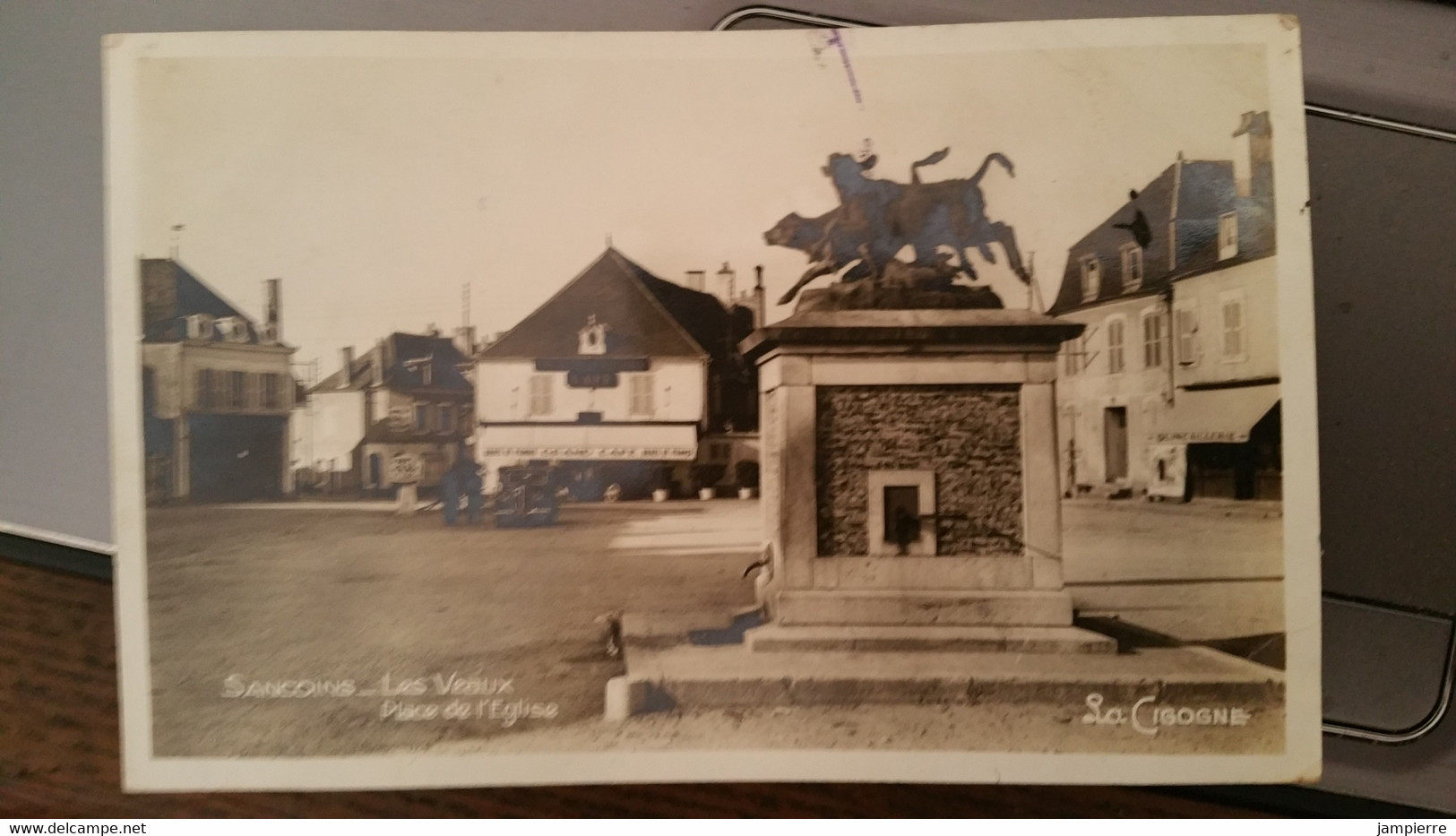 Sancoins (Cher) - Les Veaux, Place De L'église - Sancoins